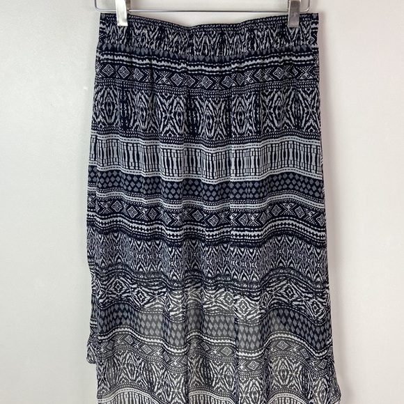 ✨3/$25✨ Maurices High Low Aztec Printed Skirt - XS - Picture 7 of 7